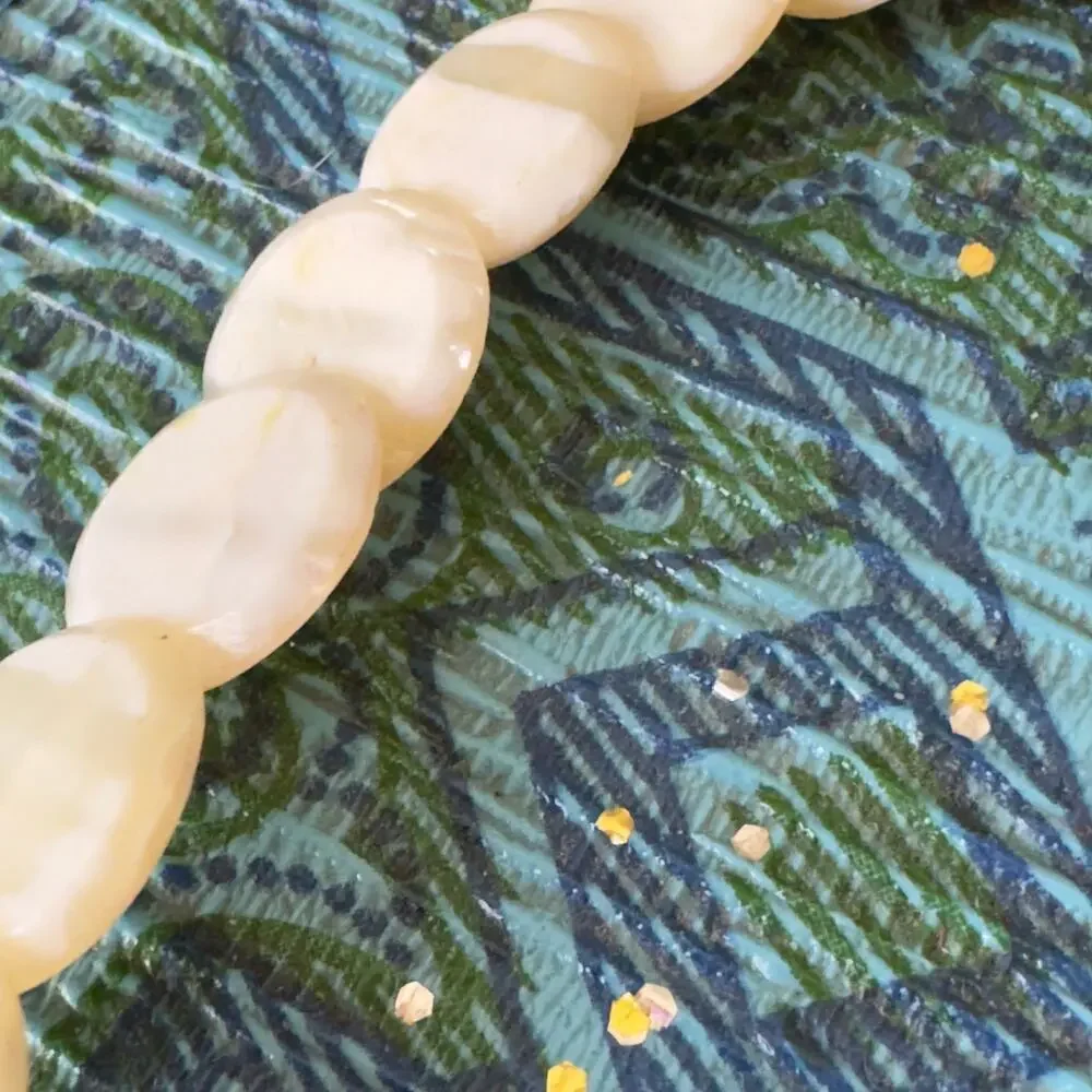 Vintage MOP Mother of Pearl 26” Disc Choker Necklace 1960’s Natural White Shell